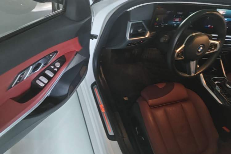 Used BMW i3 2024 eDrive 35 L Driver Seat