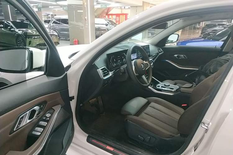 Used BMW i3 2024 eDrive 35 L Driver Seat