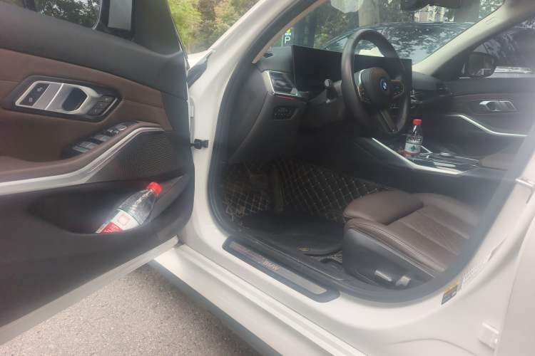 Used BMW i3 2024 eDrive 35 L Driver Seat