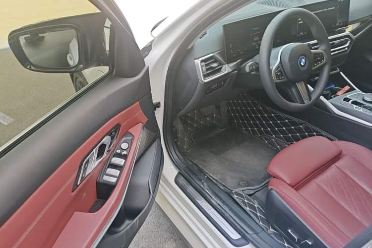 Used BMW i3 2024 eDrive 40 L Midnight Edition Driver Seat