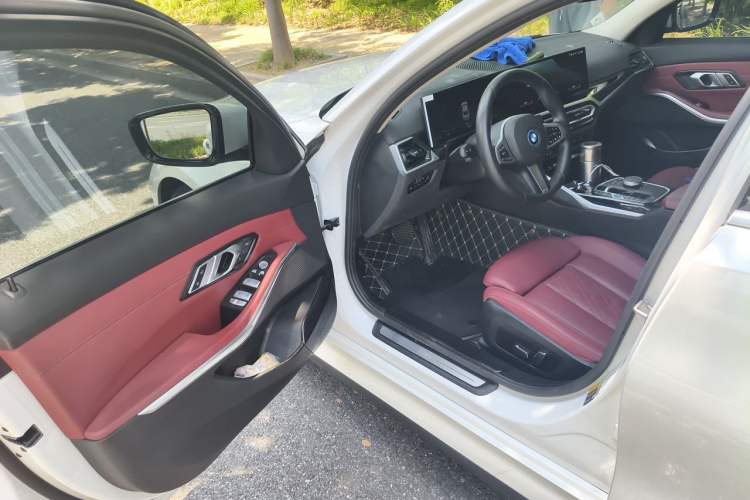 Used BMW i3 2024 eDrive 35 L Driver Seat