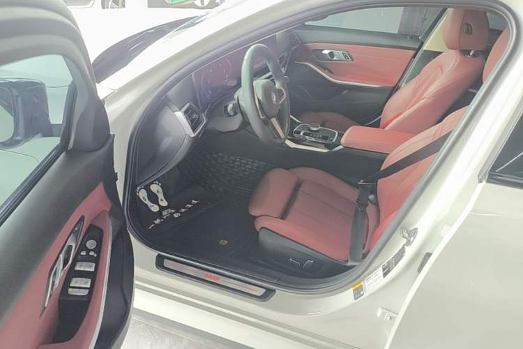 Used BMW i3 2024 eDrive 35 L Driver Seat