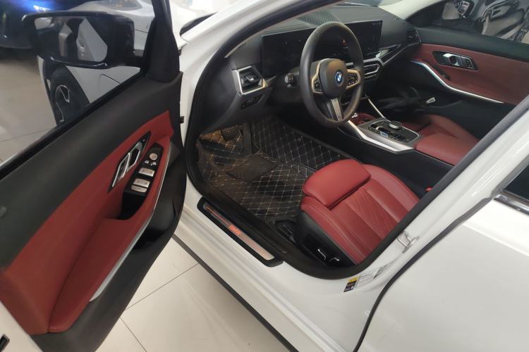 Used BMW i3 2024 eDrive 40 L Midnight Edition Driver Seat