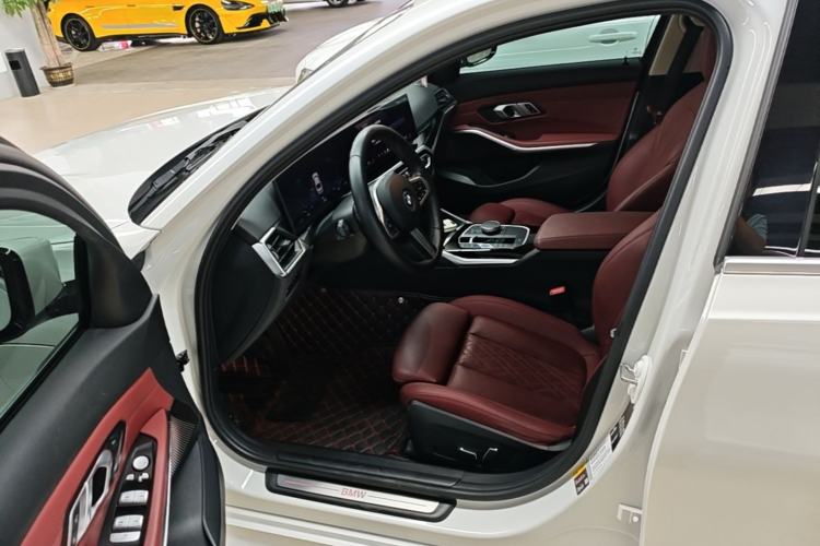 Used BMW i3 2024 eDrive 35 L Driver Seat