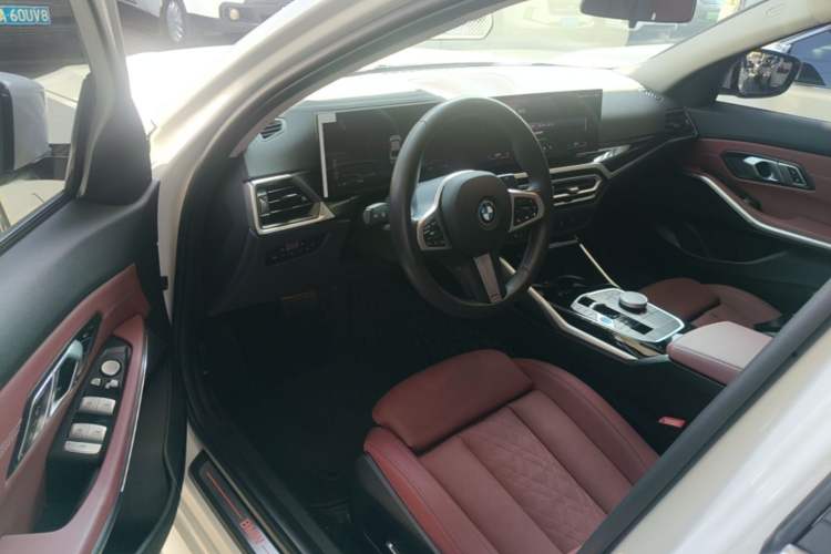 Used BMW i3 2024 eDrive 35 L Driver Seat