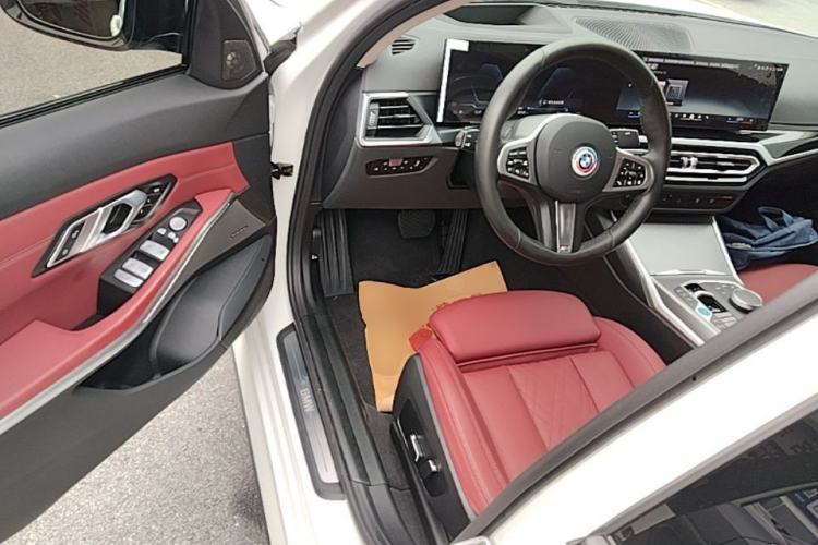 Used BMW i3 2024 eDrive 40 L Midnight Sports Package Driver Seat