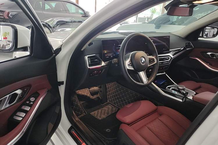 Used BMW i3 2024 eDrive 35 L Driver Seat