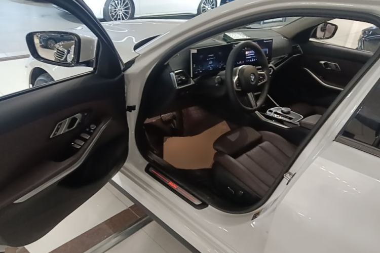 Used BMW i3 2024 eDrive 35 L Driver Seat