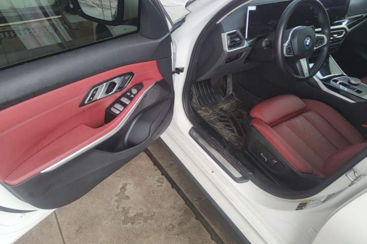 Used BMW i3 2024 eDrive 35 L Driver Seat