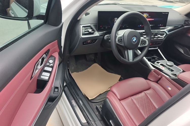 Used BMW i3 2024 eDrive 35 L Driver Seat