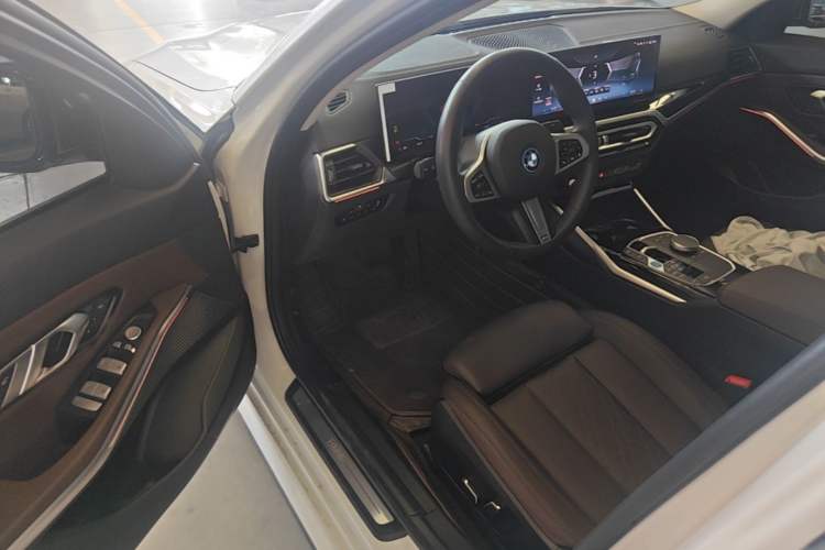 Used BMW i3 2024 eDrive 35 L Driver Seat