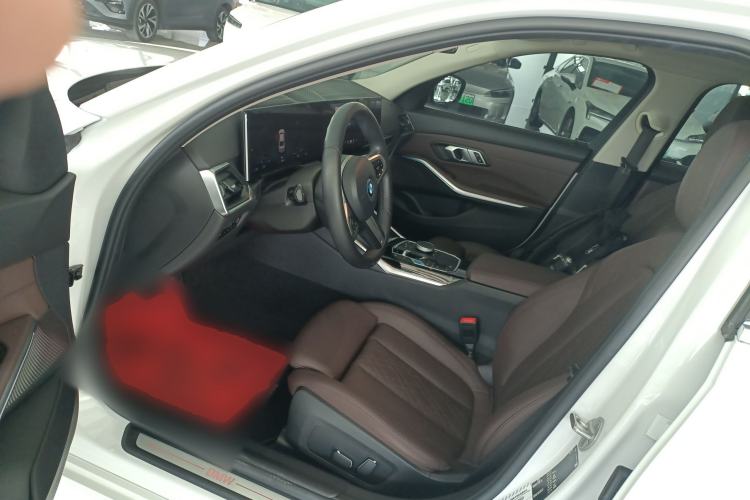 Used BMW i3 2024 eDrive 35 L Driver Seat