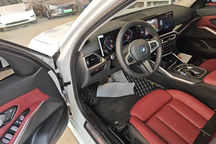 Used BMW i3 2024 eDrive 35 L Driver Seat