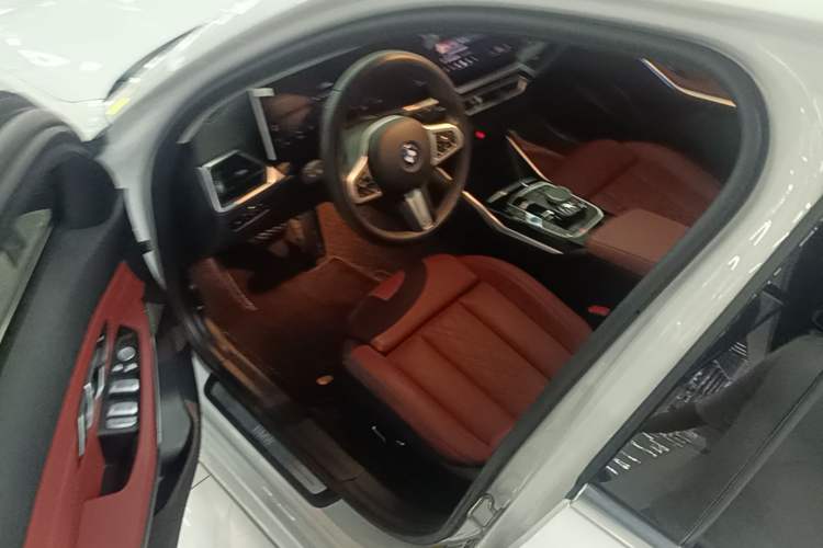 Used BMW i3 2024 eDrive 35 L Driver Seat