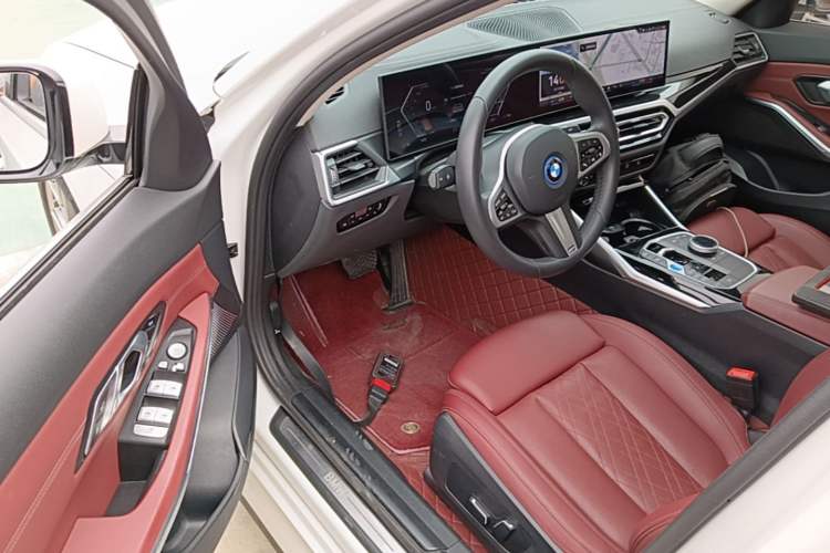 Used BMW i3 2024 eDrive 35 L Driver Seat
