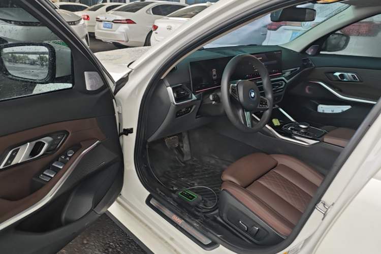 Used BMW i3 2024 eDrive 35 L Driver Seat