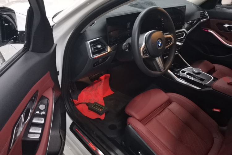 Used BMW i3 2024 eDrive 35 L Driver Seat