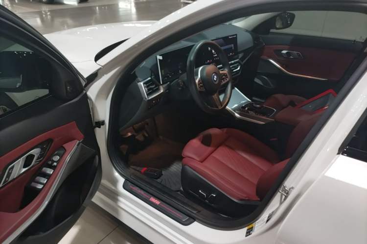 Used BMW i3 2024 eDrive 40 L Midnight Sports Package Driver Seat