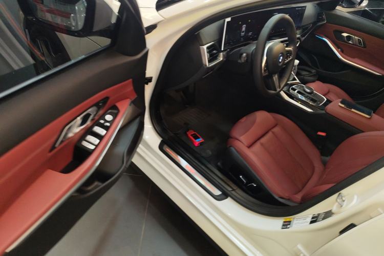 Used BMW i3 2024 eDrive 35 L Driver Seat