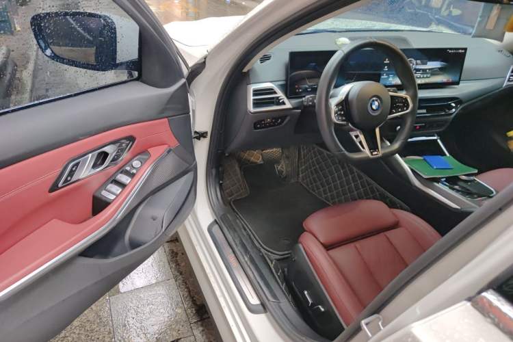 Used BMW i3 2024 eDrive 35 L Driver Seat