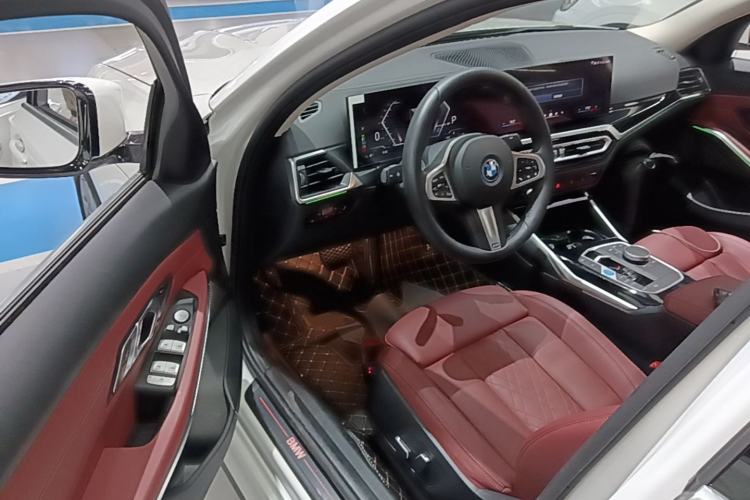 Used BMW i3 2024 eDrive 35 L Driver Seat