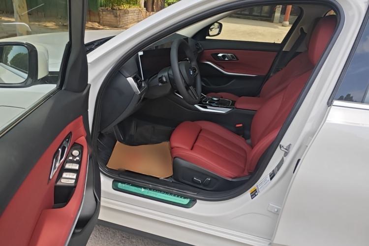 Used BMW i3 2024 eDrive 35 L Driver Seat