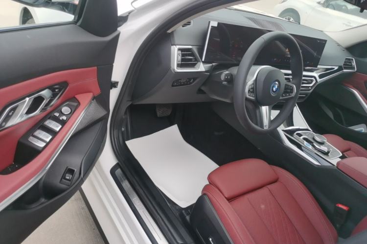 Used BMW i3 2024 eDrive 35 L Driver Seat