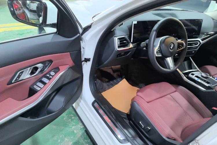 Used BMW i3 2024 eDrive 35 L Driver Seat