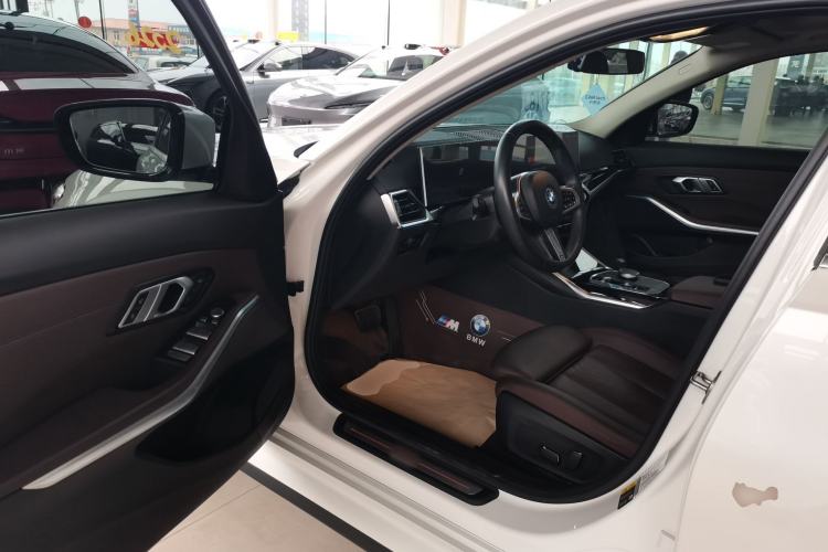 Used BMW i3 2024 eDrive 35 L Driver Seat