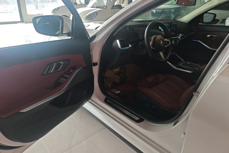 Used BMW i3 2024 eDrive 35 L Driver Seat