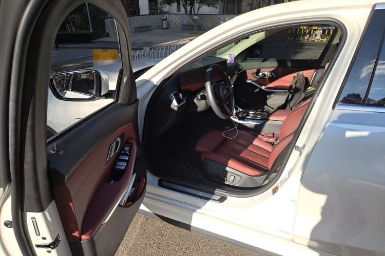 Used BMW i3 2024 eDrive 35 L Driver Seat