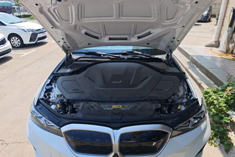 Used BMW i3 2024 eDrive 35 L Engine Bay