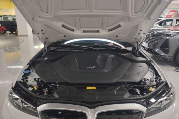 Used BMW i3 2024 eDrive 35 L Engine Bay
