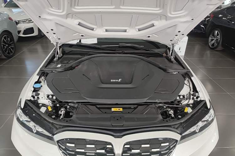 Used BMW i3 2024 eDrive 35 L Engine Bay