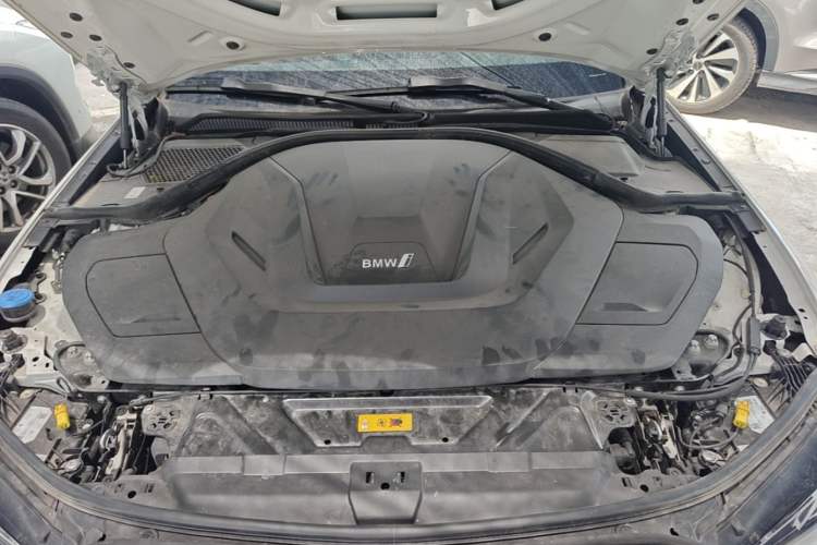 Used BMW i3 2024 eDrive 35 L Engine Bay