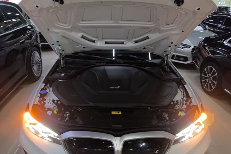 Used BMW i3 2024 eDrive 35 L Engine Bay