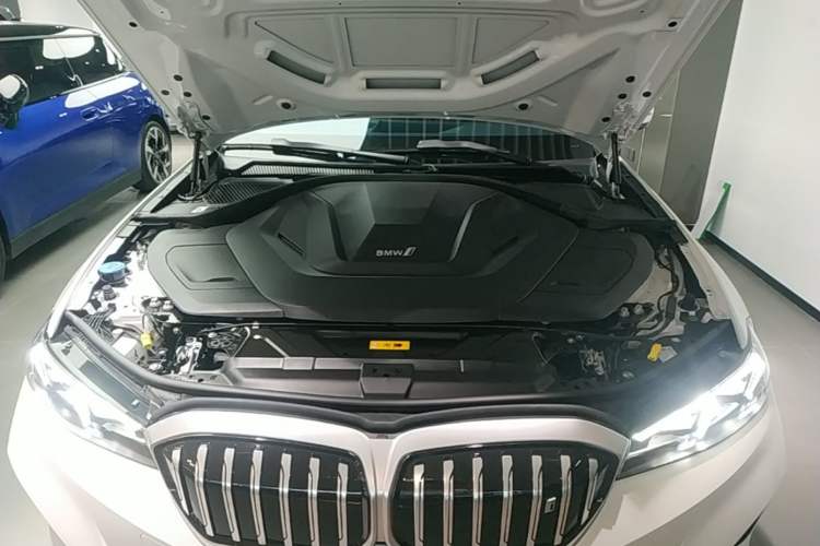 Used BMW i3 2024 eDrive 35 L Engine Bay