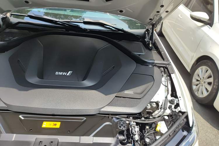 Used BMW i3 2024 eDrive 35 L Engine Bay Left
