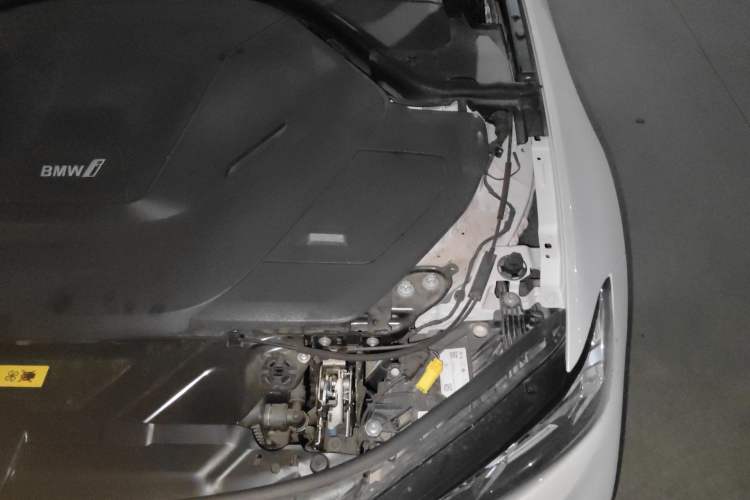 Used BMW i3 2024 eDrive 35 L Engine Bay Left