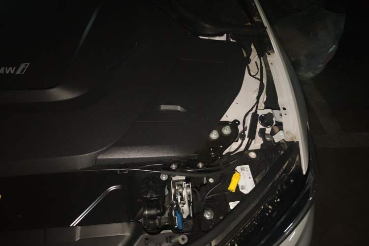 Used BMW i3 2024 eDrive 35 L Engine Bay Left