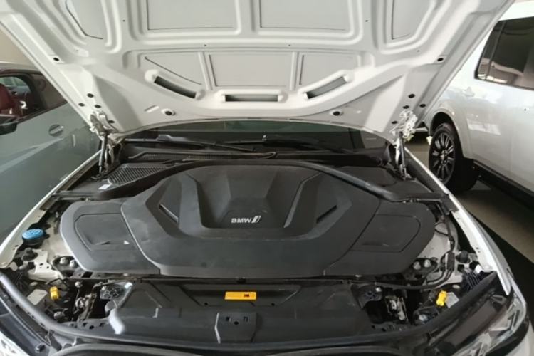 Used BMW i3 2024 eDrive 35 L Engine Bay