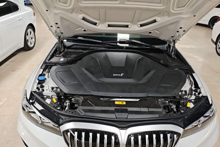 Used BMW i3 2024 eDrive 35 L Engine Bay