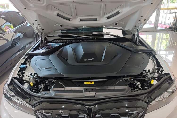 Used BMW i3 2024 eDrive 35 L Engine Bay