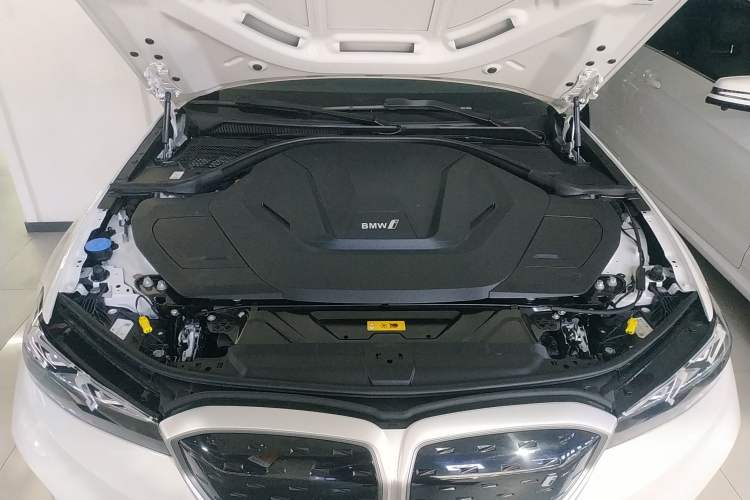 Used BMW i3 2024 eDrive 35 L Engine Bay