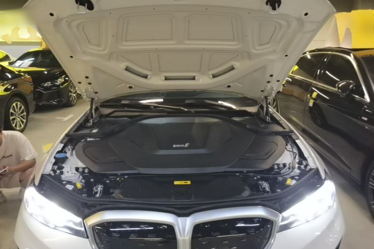 Used BMW i3 2024 eDrive 35 L Engine Bay