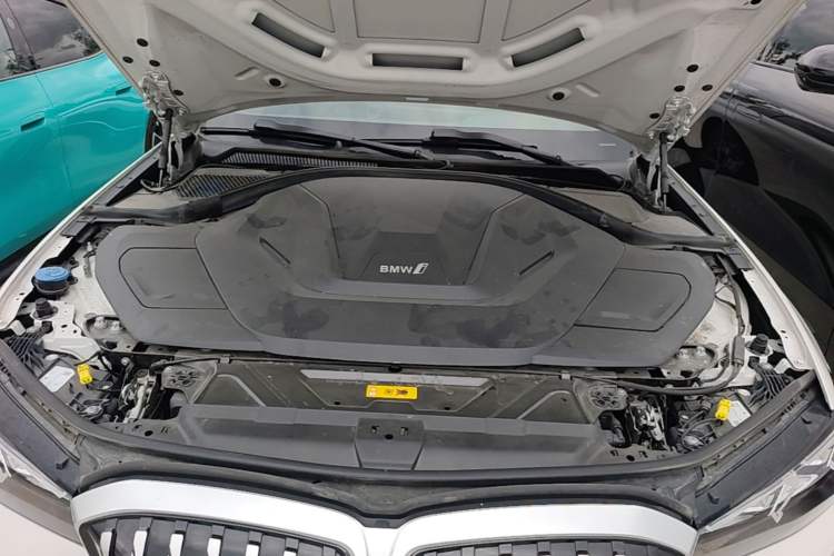 Used BMW i3 2024 eDrive 35 L Engine Bay