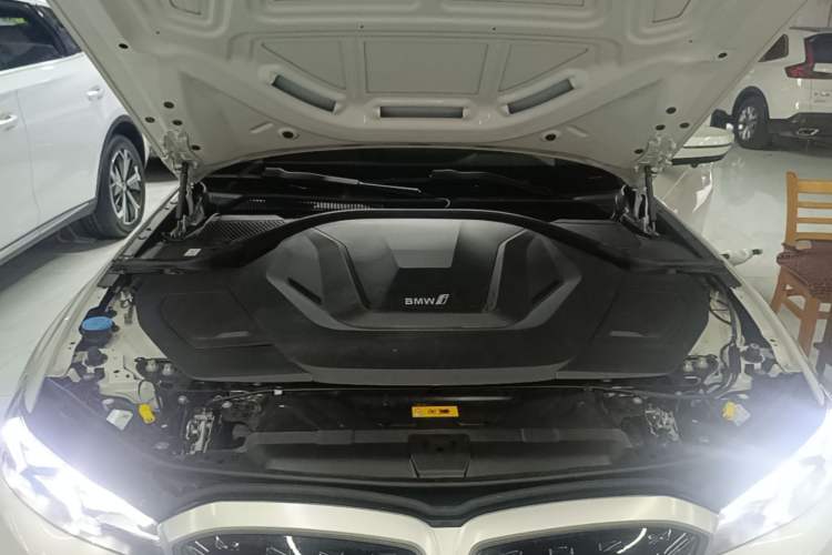 Used BMW i3 2024 eDrive 35 L Engine Bay
