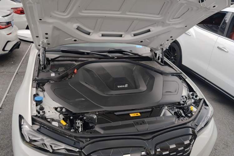 Used BMW i3 2024 eDrive 35 L Engine Bay