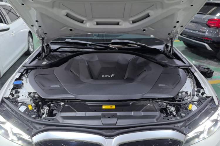 Used BMW i3 2024 eDrive 35 L Engine Bay