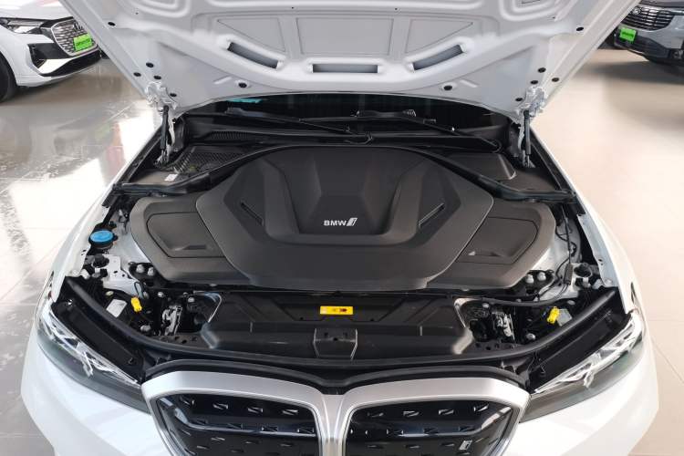 Used BMW i3 2024 eDrive 35 L Engine Bay